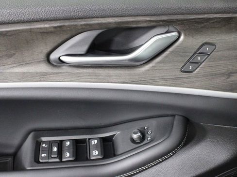 New 2025 Jeep Grand Cherokee Limited image 18