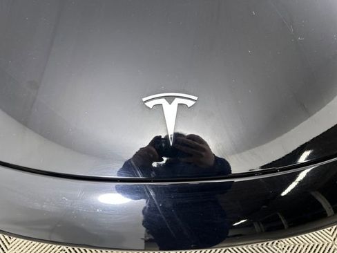Used 2023 Tesla Model 3 Standard Range image 9