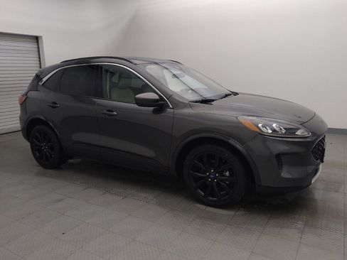 Used 2020 Ford Escape SE image 11