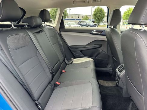 Certified 2024 Volkswagen Taos SE AWD/4WD image 11