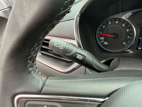 Used 2024 Chevrolet Equinox LT FWD image 19