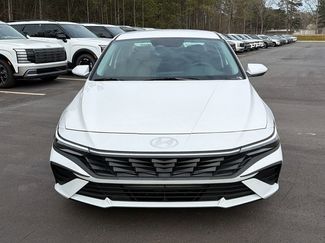 New 2026 Hyundai Elantra SE video 2