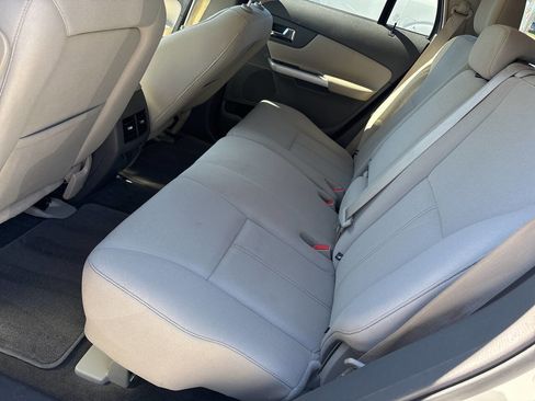 Used 2013 Ford Edge SE image 15