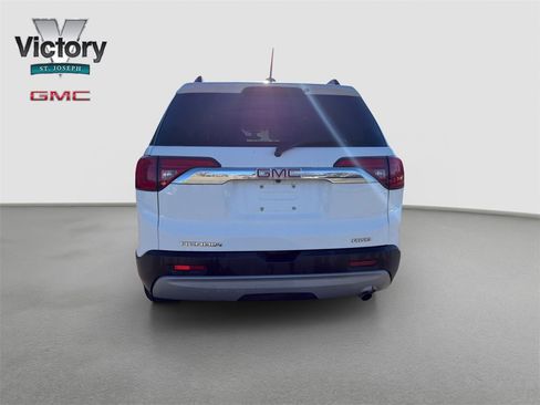 Used 2018 GMC Acadia SLE image 10