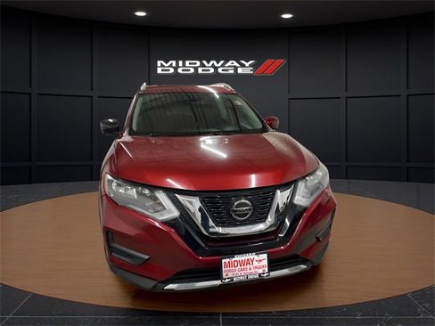 Used 2018 Nissan Rogue SV w/ Premium Package image 5