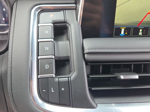 Used 2024 Chevrolet Tahoe Z71 w/ Luxury Package image 21