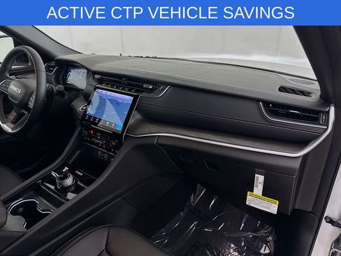 New 2025 Jeep Grand Cherokee Limited w/ Black Appearance Package image 27