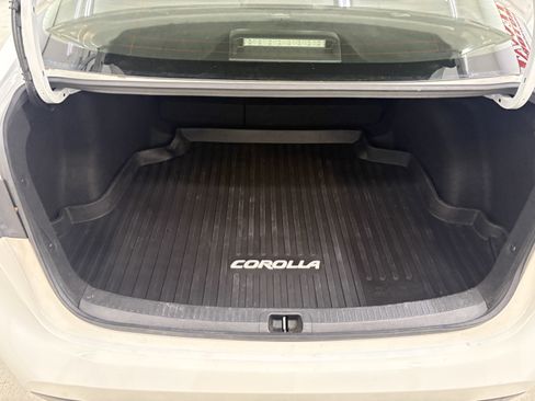 Used 2022 Toyota Corolla XLE FWD image 9