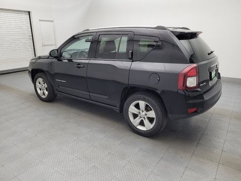 Used 2017 Jeep Compass Latitude AWD/4WD image 3