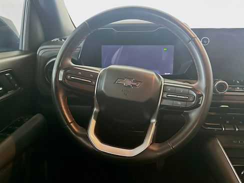 Used 2025 Chevrolet Colorado Z71 AWD/4WD image 18