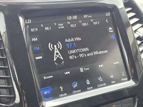 Used 2019 Jeep Cherokee Limited w/ Luxury Group AWD/4WD image 20