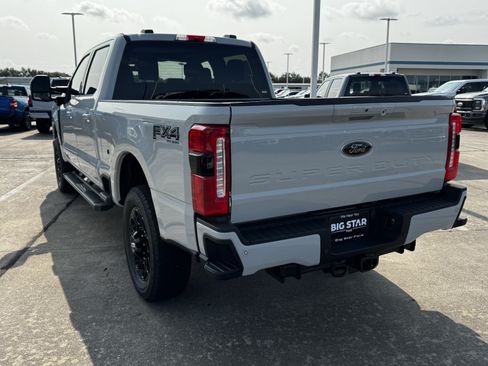 New 2026 Ford F250 Lariat w/ Black Appearance Package AWD/4WD image 8