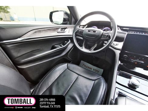 Used 2023 Jeep Grand Cherokee L Overland RWD image 9