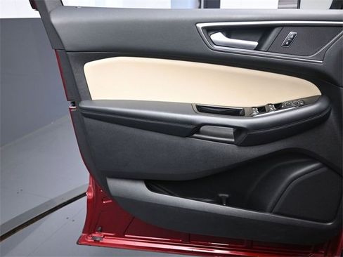 Used 2017 Ford Edge SEL w/ Equipment Group 201A image 19