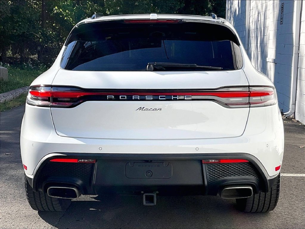 Certified 2022 Porsche Macan AWD/4WD image 9