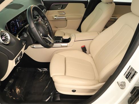 Used 2021 Mercedes-Benz GLB 250 image 23
