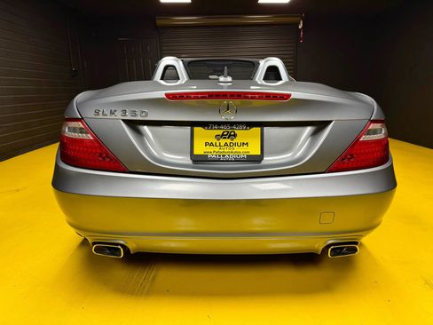 Used 2012 Mercedes-Benz SLK 350 image 5