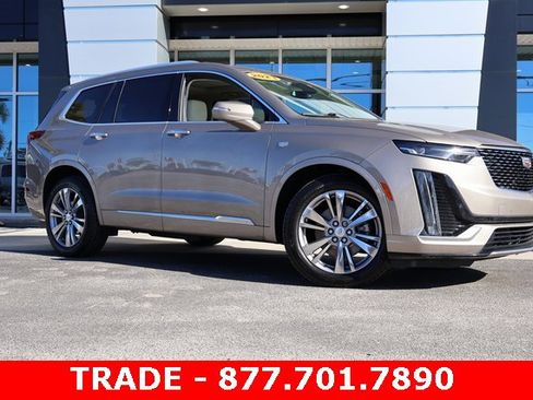 Used 2023 Cadillac XT6 Premium Luxury image 2