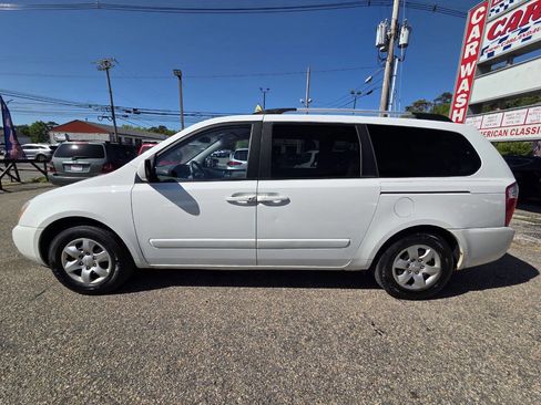 Used 2010 Kia Sedona LX FWD image 4