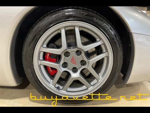Used 2004 Chevrolet Corvette Z06 w/ Memory Package image 9