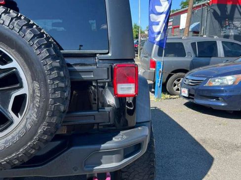 Used 2015 Jeep Wrangler Unlimited Rubicon AWD/4WD image 24
