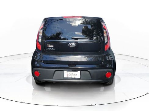 Used 2018 Kia Soul FWD image 4