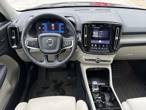 Used 2023 Volvo XC40 B4 Ultimate w/ Protection Package Premier FWD image 27