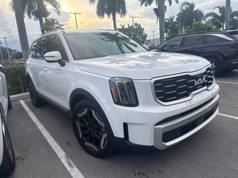 Used 2025 Kia Telluride S FWD image 3