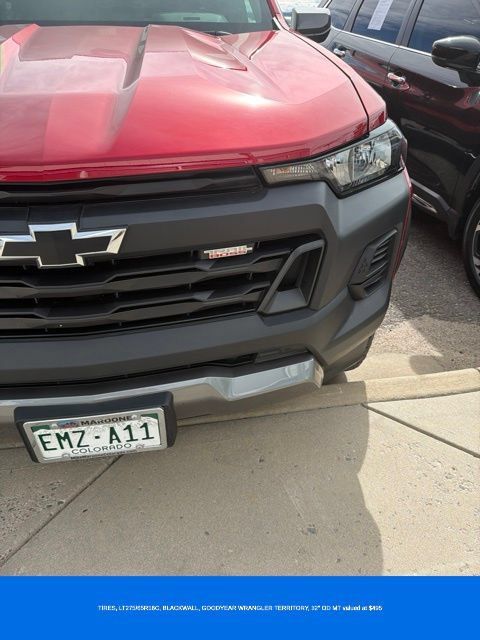Used 2025 Chevrolet Colorado Trail Boss AWD/4WD image 4