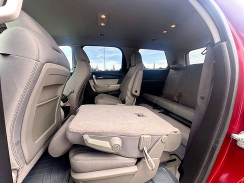 Used 2011 GMC Acadia SLE image 20