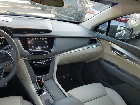 Certified 2018 Cadillac XT5 Luxury w/ Driver Awareness Package FWD image 20