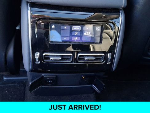 Used 2025 Lincoln Aviator AWD image 10