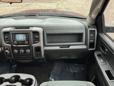 Used 2017 RAM 1500 Express image 30