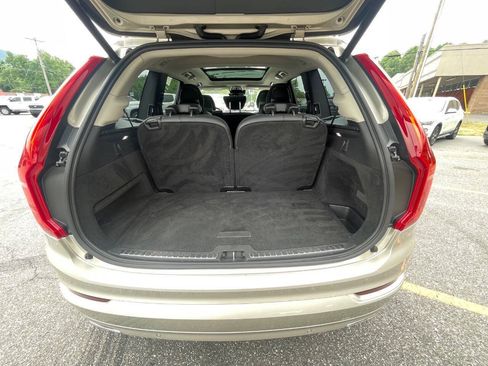 Used 2018 Volvo XC90 T6 Momentum w/ Momentum Plus Package AWD/4WD image 17