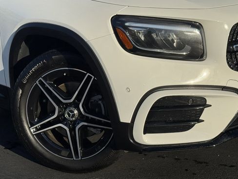 Used 2025 Mercedes-Benz GLB 250 image 2