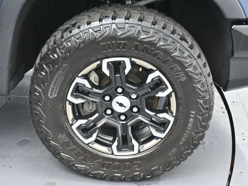 Used 2023 Chevrolet Silverado 1500 ZR2 w/ Technology Package image 34