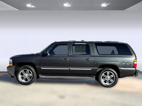 Used 2005 Chevrolet Suburban LS w/ Cargo Package image 2