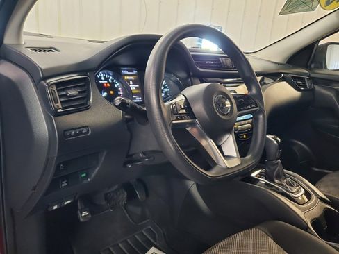 Used 2017 Nissan Rogue Sport SV image 15