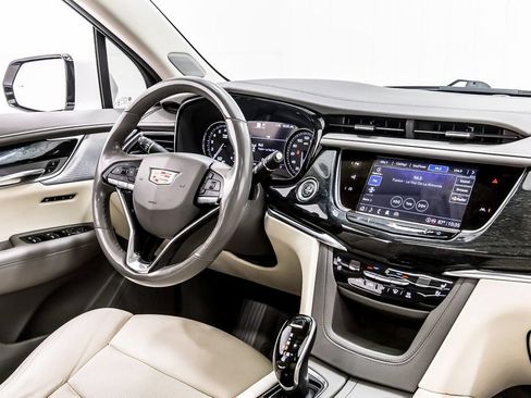 Used 2021 Cadillac XT6 Premium Luxury FWD image 21