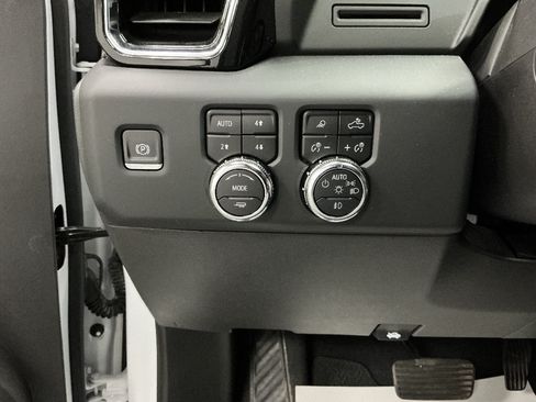 Used 2023 GMC Sierra 1500 Denali AWD/4WD image 11