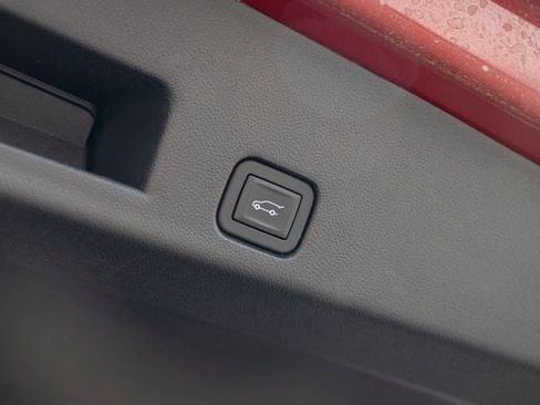 Used 2025 GMC Acadia Elevation AWD/4WD image 17