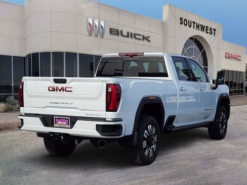 New 2026 GMC Sierra 2500 Denali w/ Denali Reserve Package image 5
