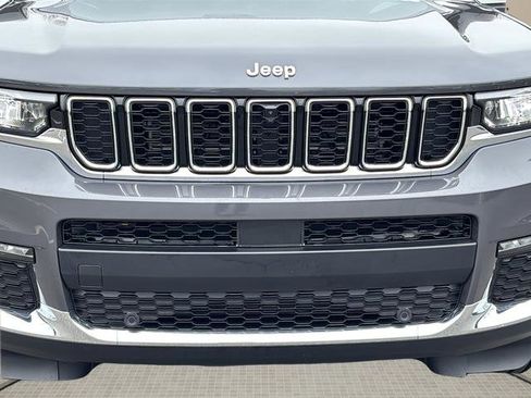 New 2025 Jeep Grand Cherokee L Limited w/ Luxury Tech Group II AWD/4WD image 9
