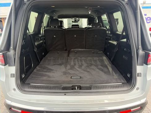Used 2022 Jeep Wagoneer Series III AWD/4WD image 23