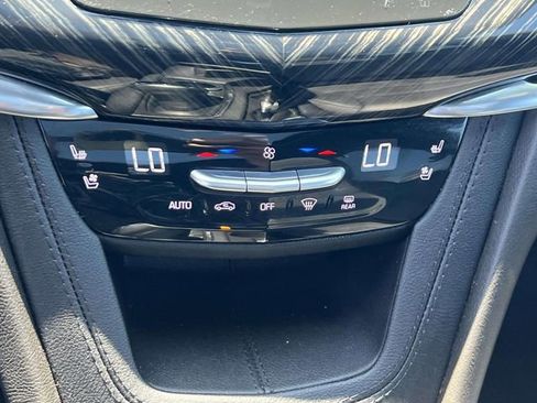 Used 2024 Cadillac XT6 Premium Luxury AWD/4WD image 33