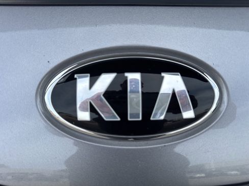 Used 2020 Kia Sportage S image 13