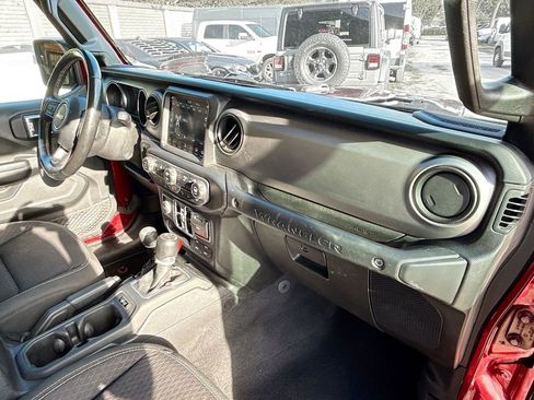 Used 2021 Jeep Wrangler Unlimited Sport image 33