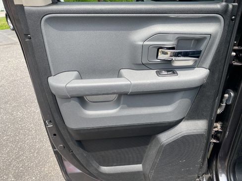 Used 2018 RAM 1500 Classic SLT AWD/4WD image 22