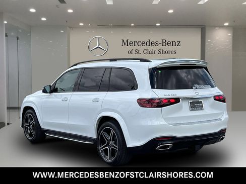 Used 2025 Mercedes-Benz GLS 450 4MATIC image 3