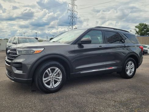 Used 2020 Ford Explorer XLT RWD image 1